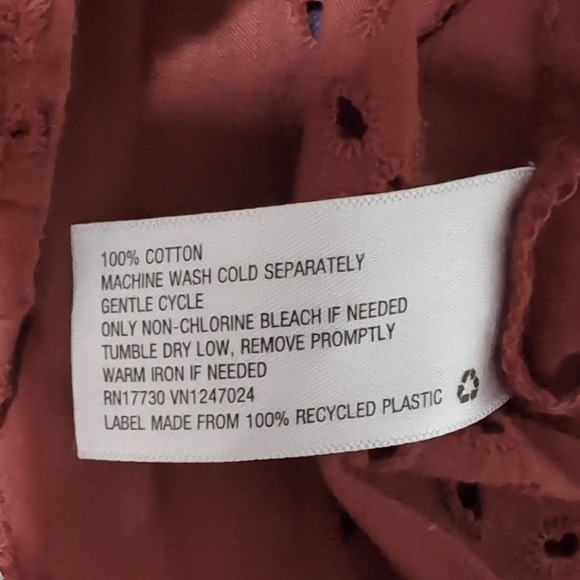 Universal Thread Eyelet Ruffle Neck Top Rust Brown Blouse Casual Large - Picture 5 of 5